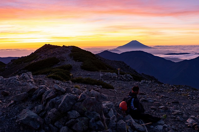 TJAR選手富士山眺めながら休憩