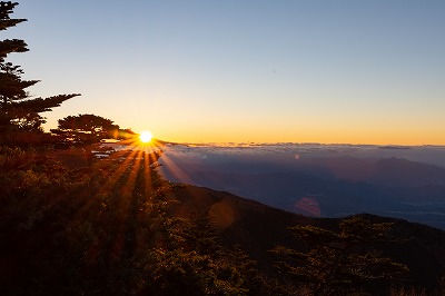 編笠山山頂からの朝日