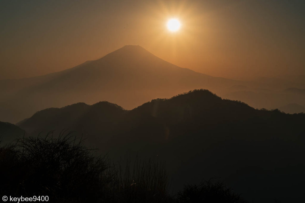夕日に浮かぶ富士